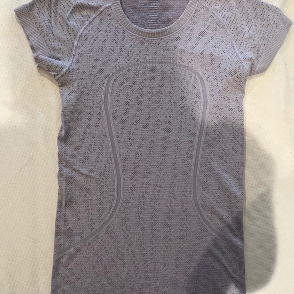 Lululemon workout top